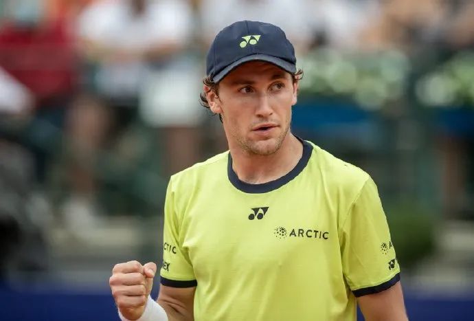  兹维列夫柏林登顶，本土作战斩获职业生涯首冠