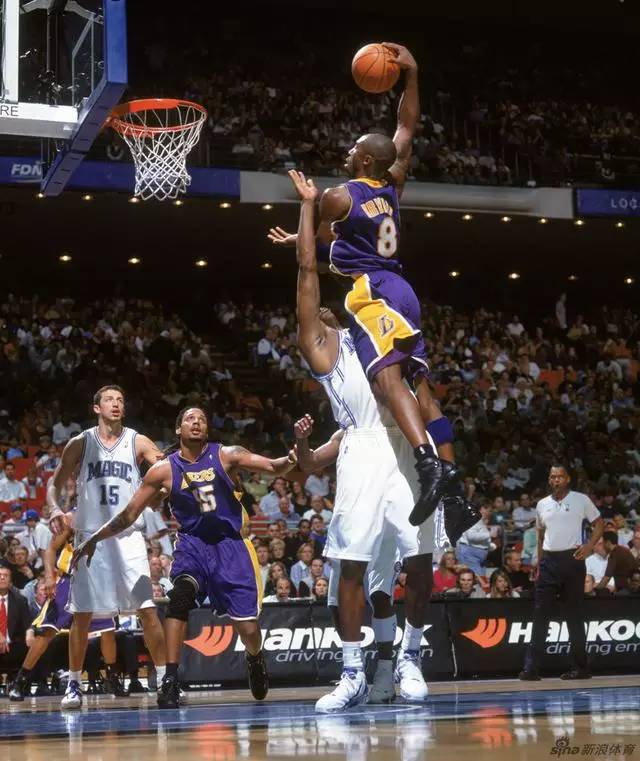  扣篮大赛惊艳全场，空中飞人演绎极致美学