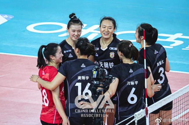  高芙青春风暴席卷迈阿密公开赛