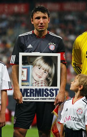  草根足球达人走红，平民英雄感动全网  