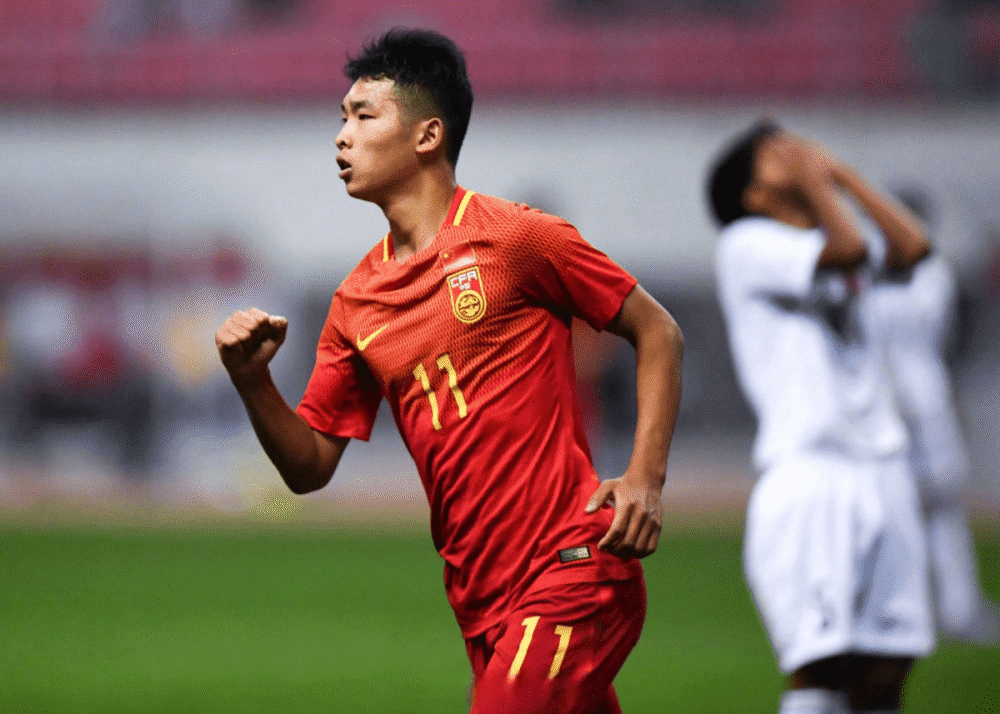  新星闪耀赛场，年轻前锋独中三元