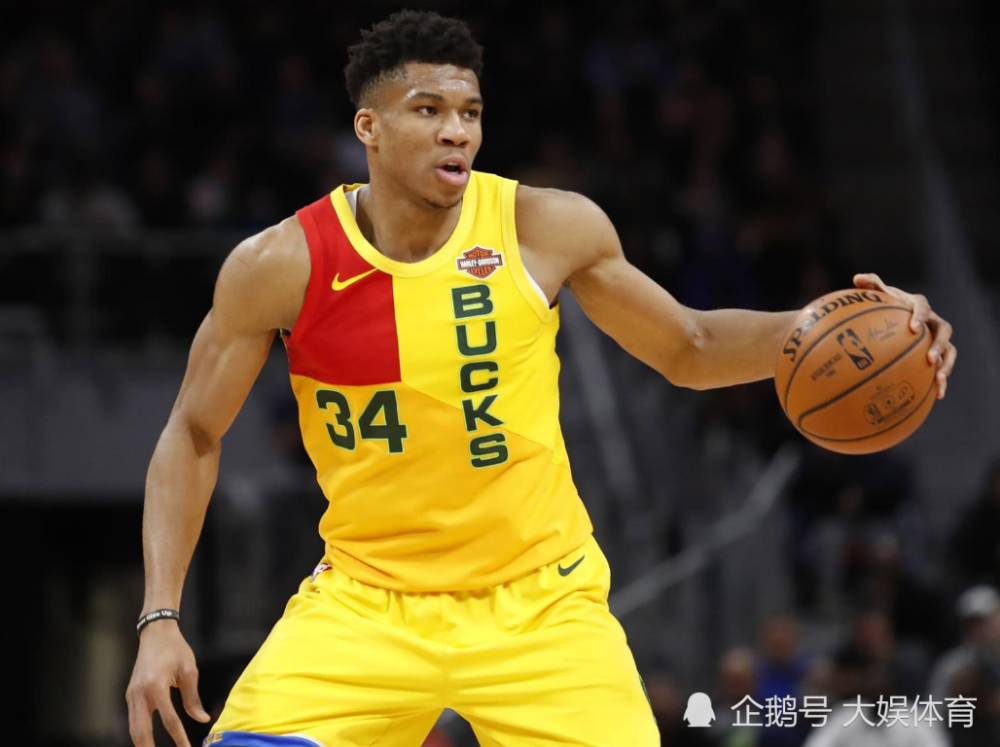  贾巴尔发球上网战术奏效轻取胜利果实